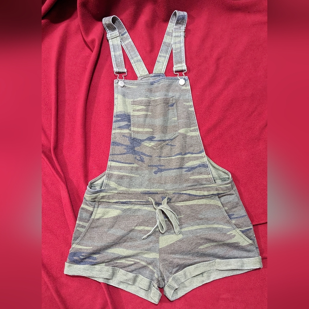 Z Supply Shortalls Overalls Romper Camo Olive Green XS EUC